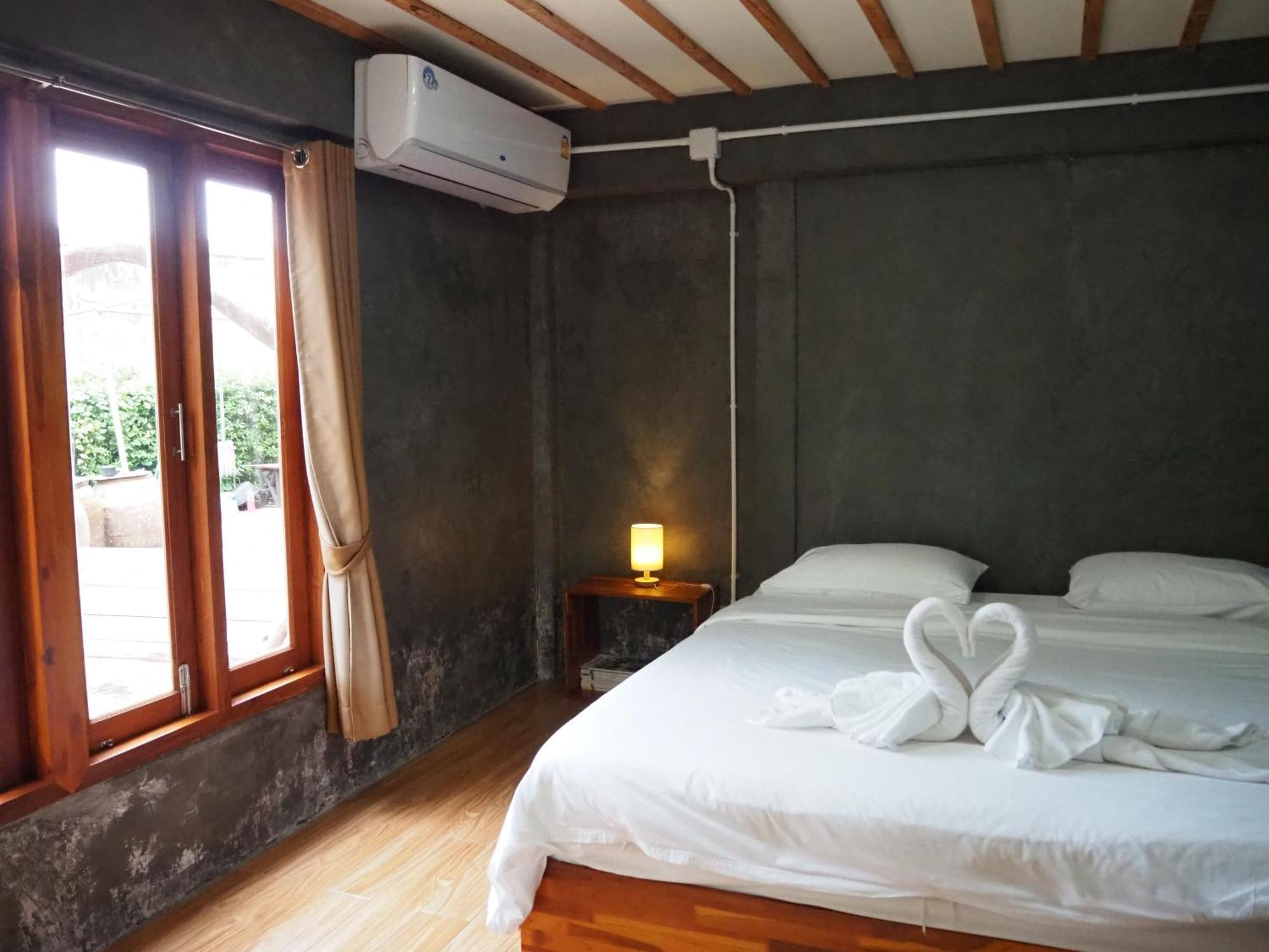 Banmai87 Guest House บ้านไม้87 เกสต์เฮ้าส์ Phra Nakhon Si Ayutthaya Exterior photo
